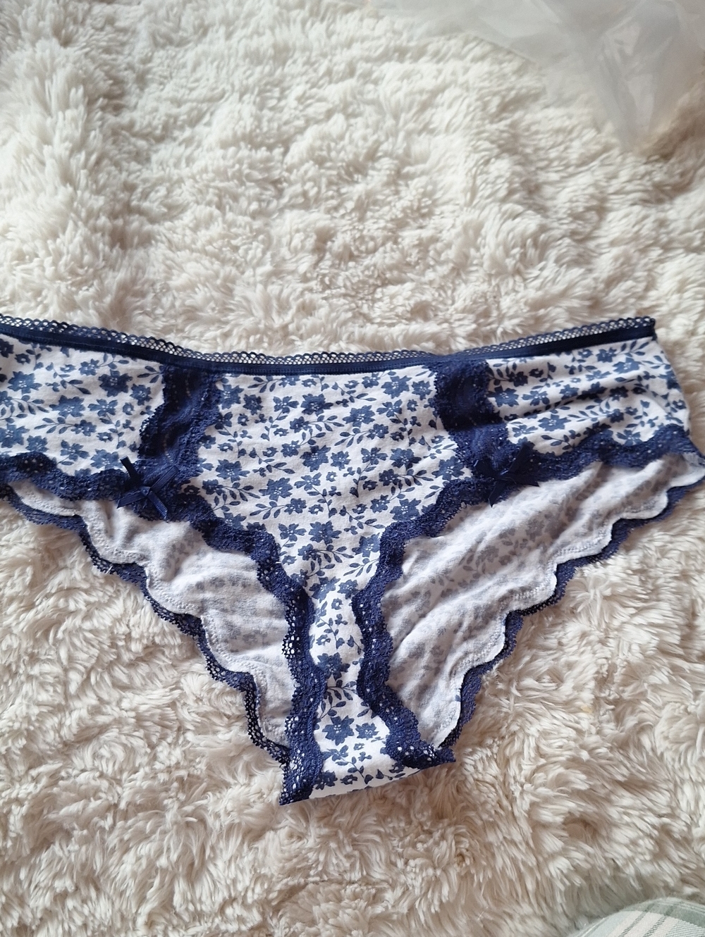 Women's Navy Floral Lace-Trim Hipphugger Panty Size M